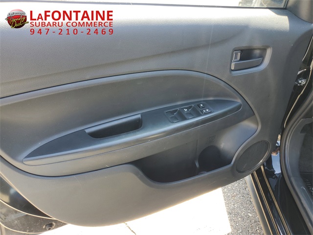 Vehicle image 21 of 28