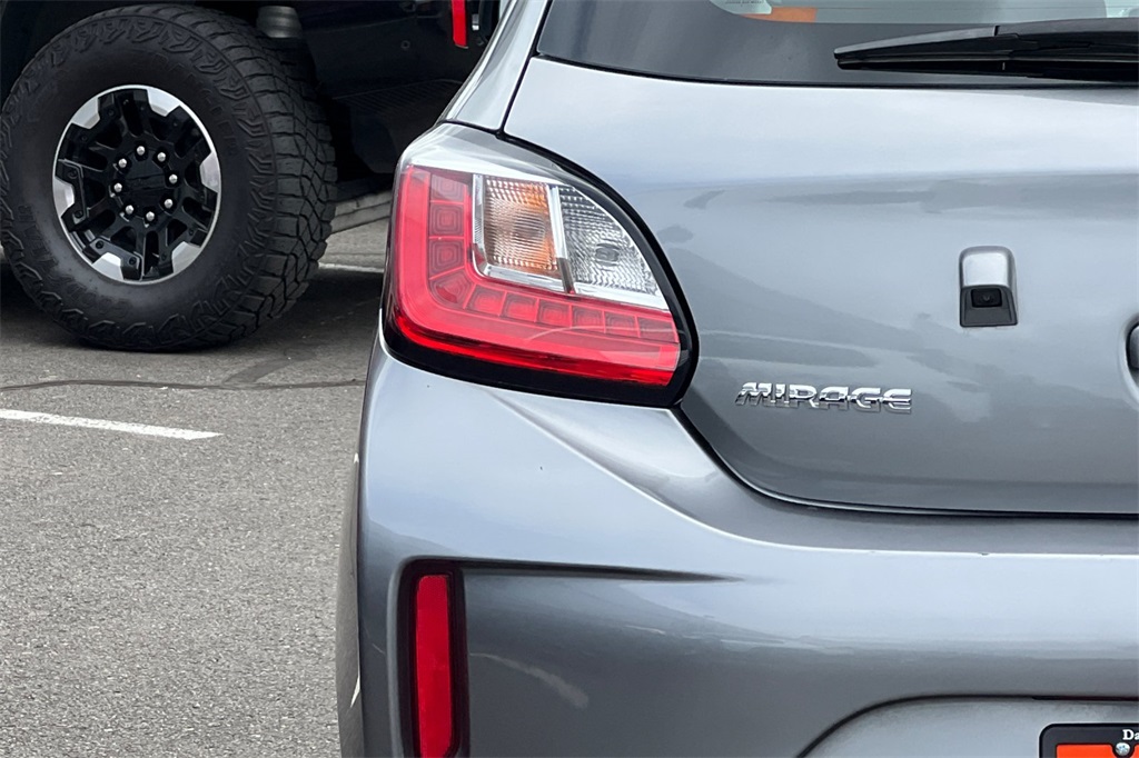 Vehicle image 25 of 32