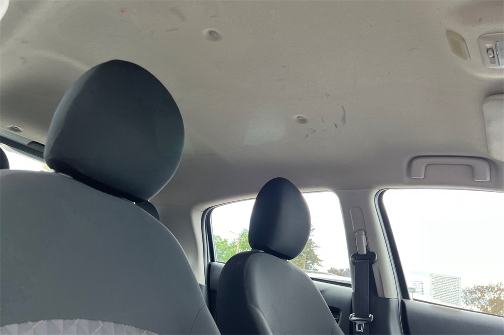 Vehicle image 12 of 32