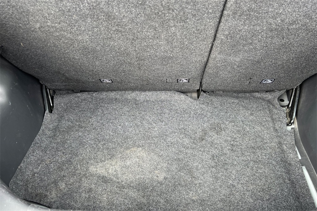 Vehicle image 11 of 32