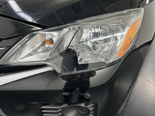 Vehicle image 33 of 37