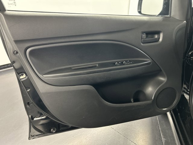 Vehicle image 27 of 37