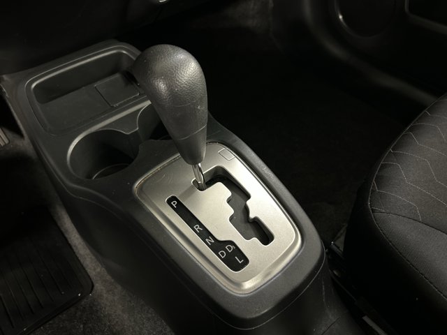 Vehicle image 25 of 37