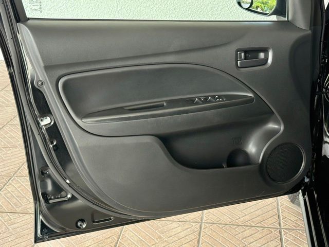Vehicle image 18 of 31