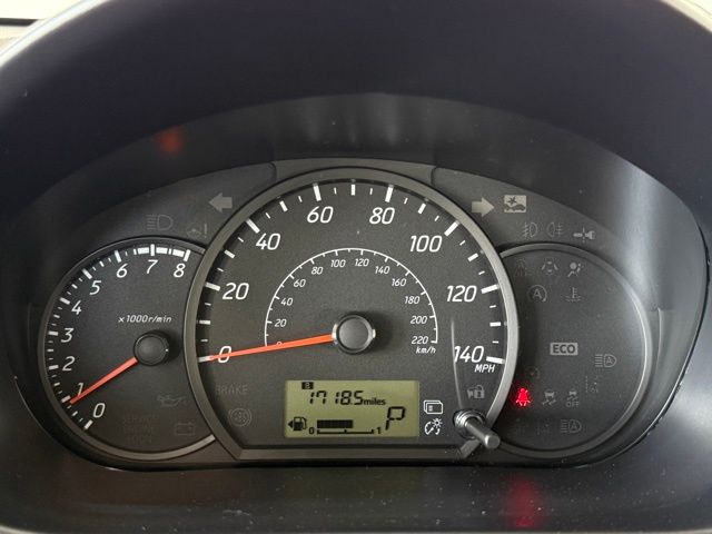 Vehicle image 25 of 31