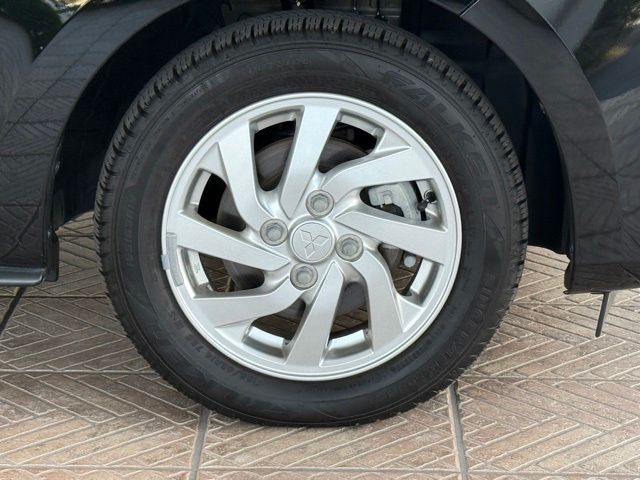 Vehicle image 9 of 31