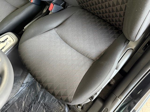 Vehicle image 16 of 31