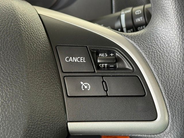 Vehicle image 23 of 31