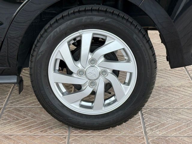 Vehicle image 27 of 31