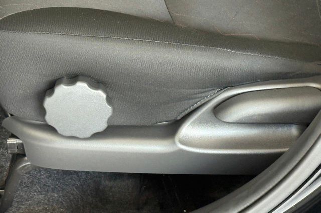 Vehicle image 17 of 31