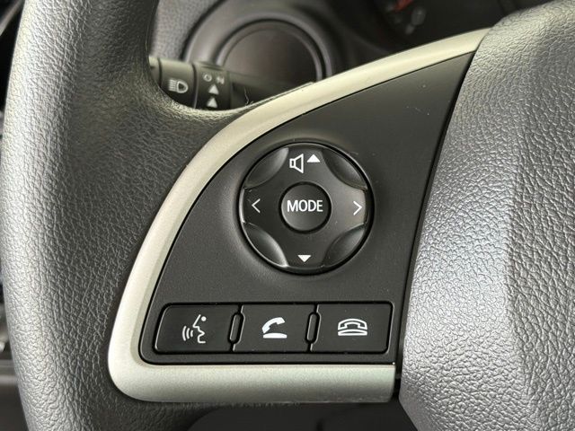 Vehicle image 24 of 31