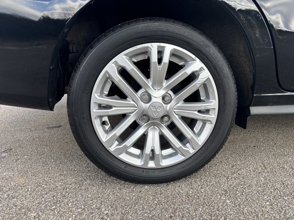 Vehicle image 24 of 26