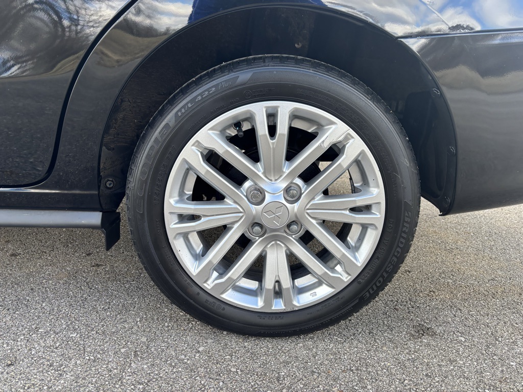 Vehicle image 25 of 26