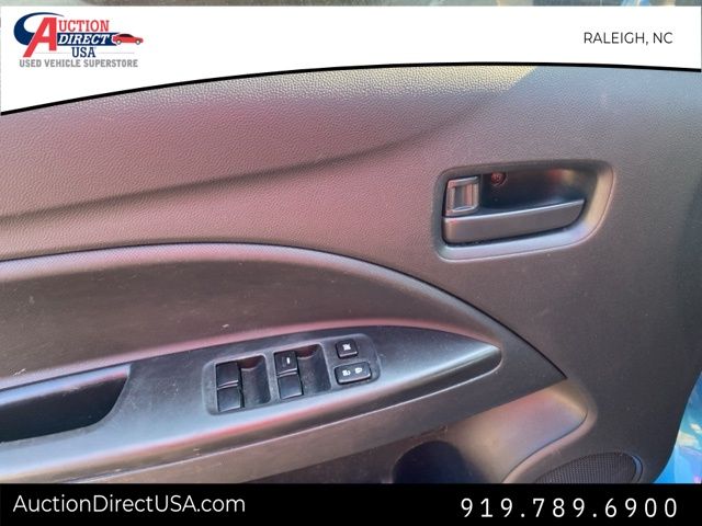 Vehicle image 33 of 42
