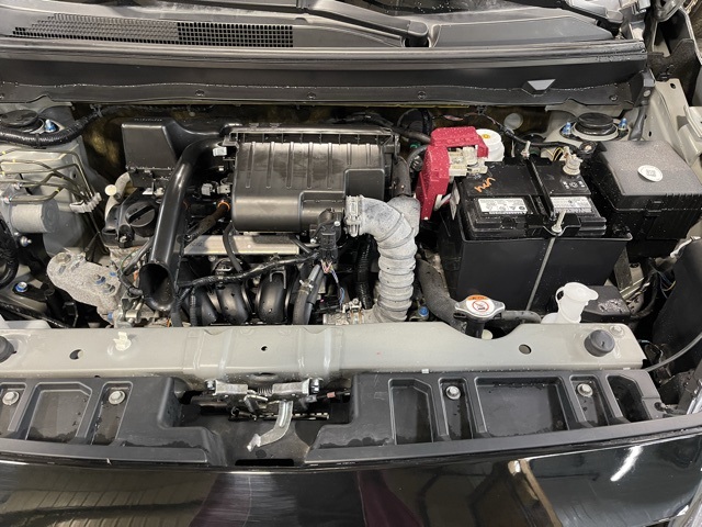 Vehicle image 21 of 25