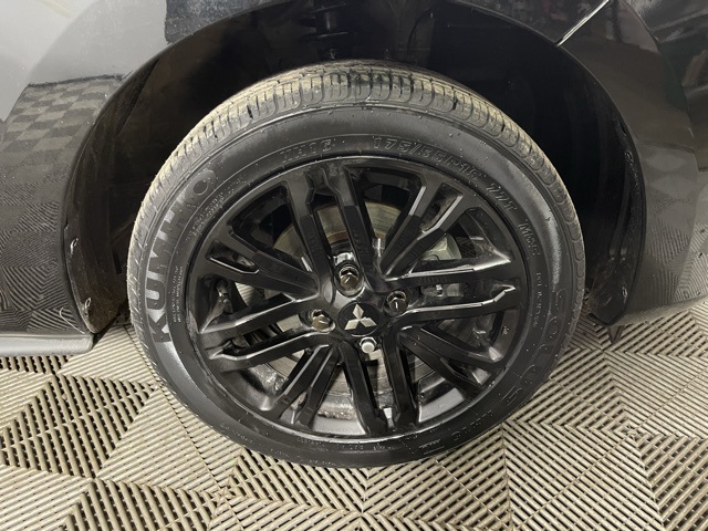 Vehicle image 24 of 25