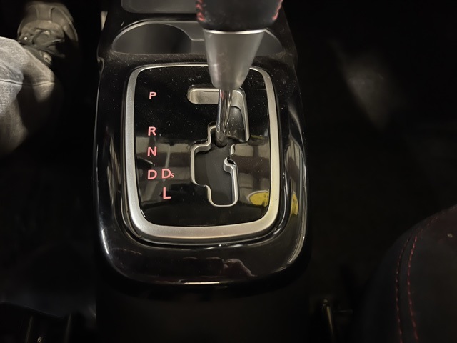 Vehicle image 13 of 25