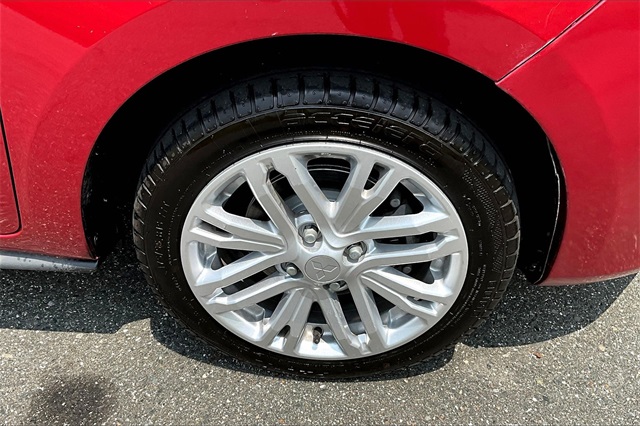 Vehicle image 8 of 38