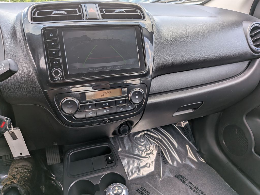 Vehicle image 18 of 21