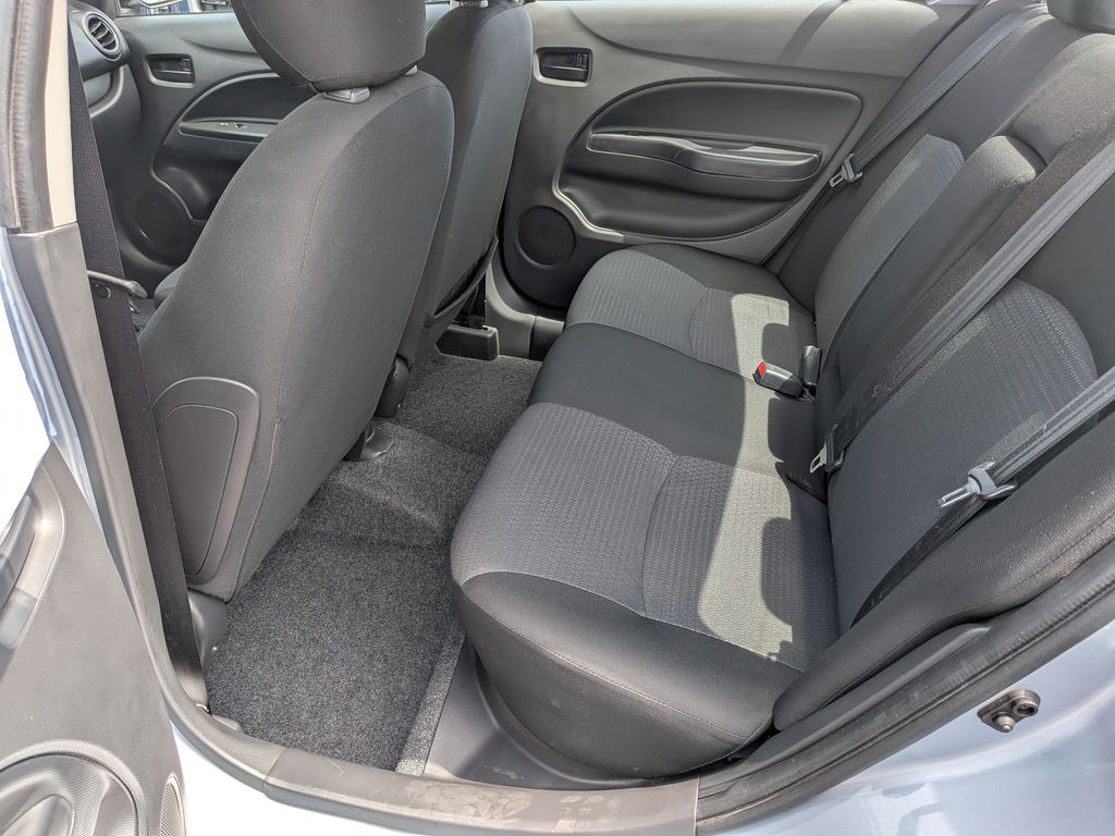 Vehicle image 11 of 21