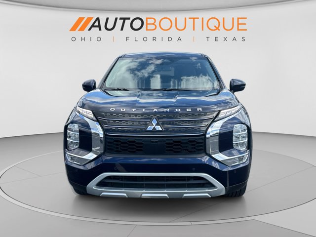 2022 Mitsubishi Outlander SE Image 2 of 24