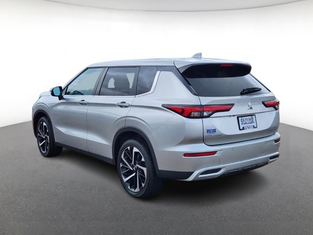 Vehicle image 4 of 22