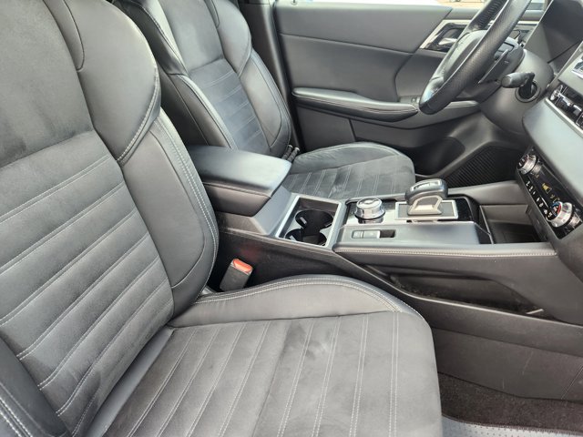 Vehicle image 10 of 22
