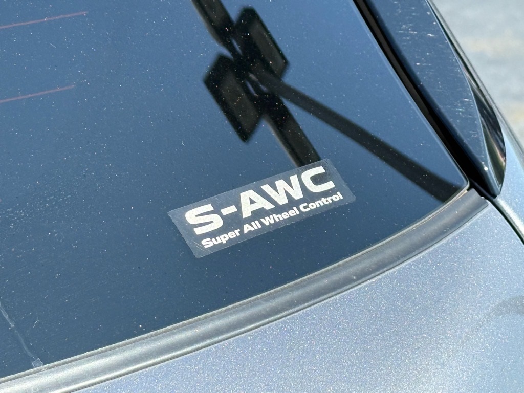 Vehicle image 23 of 25