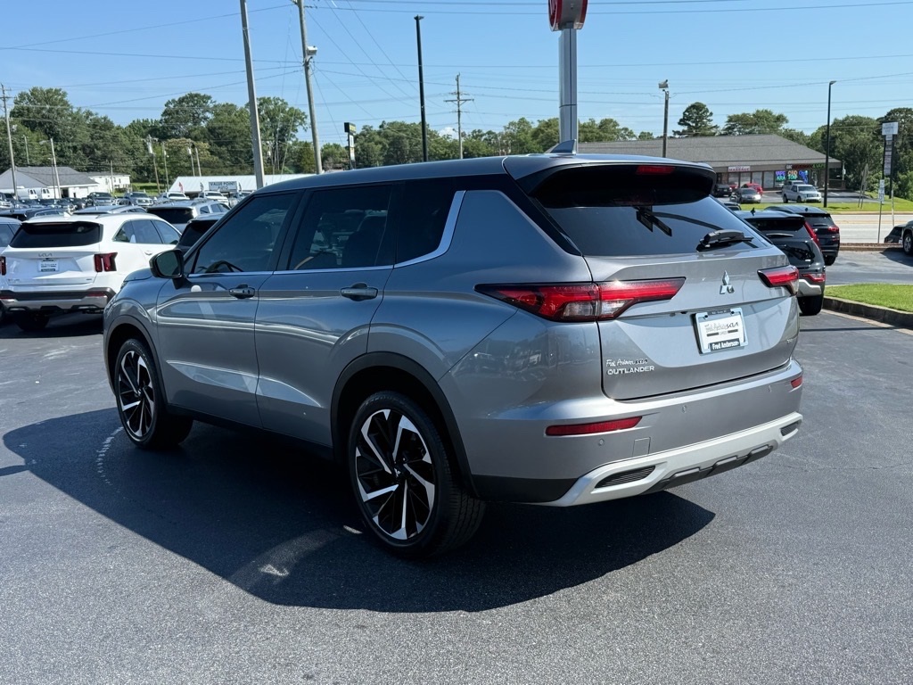 Vehicle image 8 of 25