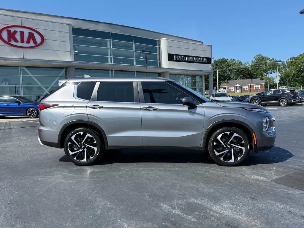 Vehicle image 5 of 25