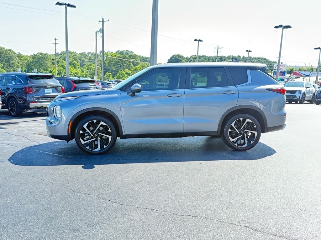 Vehicle image 2 of 25