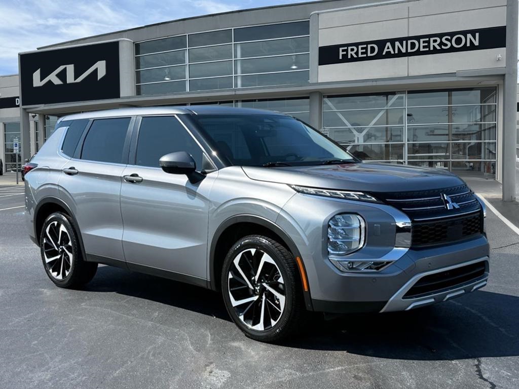 Vehicle image 4 of 25