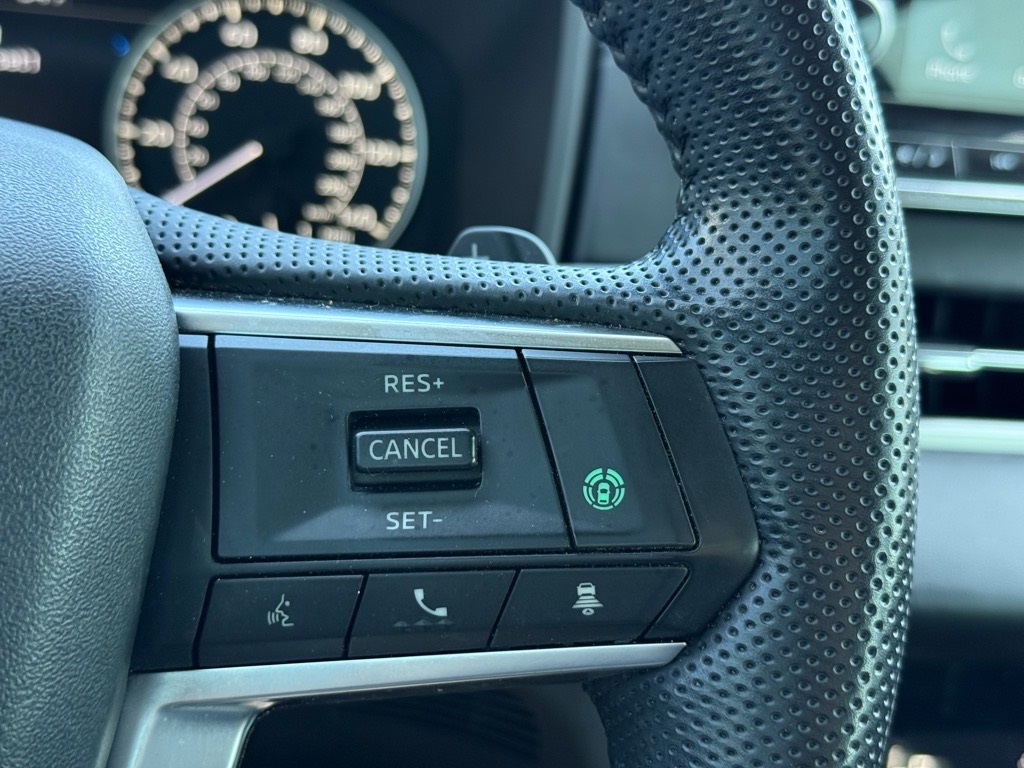 Vehicle image 19 of 25