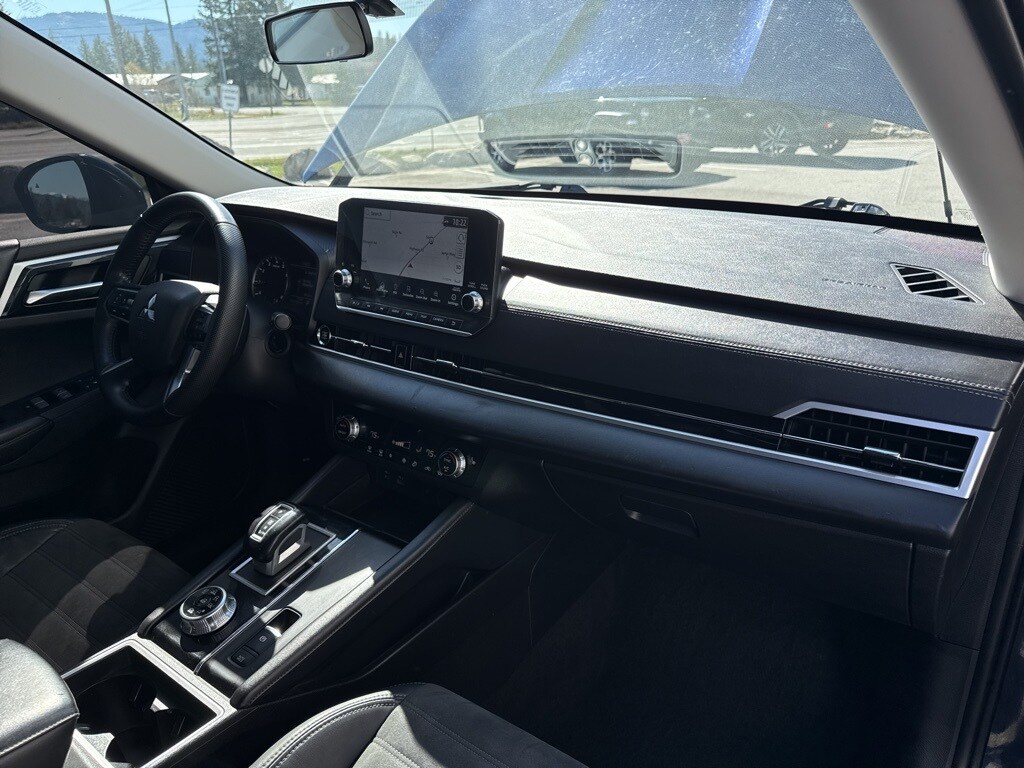 Vehicle image 24 of 29