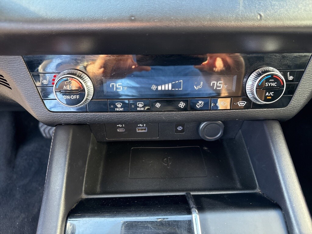 Vehicle image 20 of 29