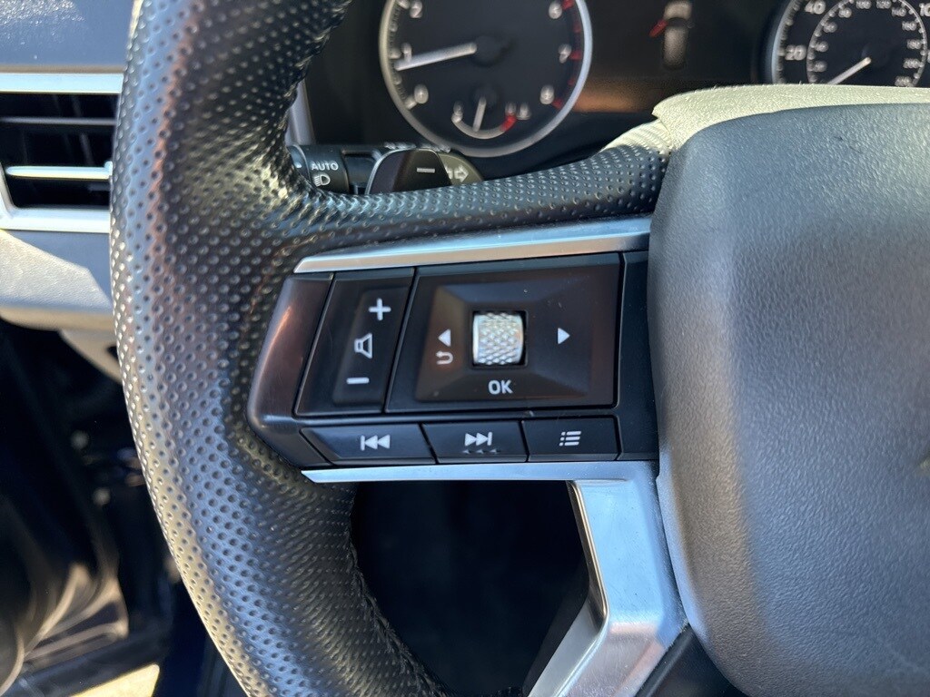 Vehicle image 17 of 29