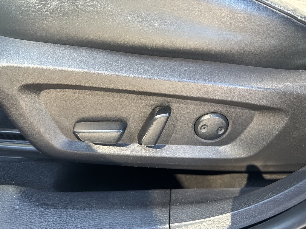 Vehicle image 14 of 29