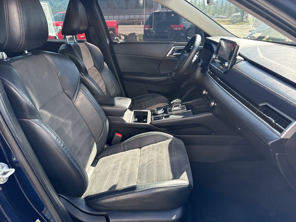 Vehicle image 23 of 29