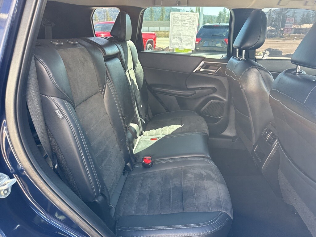 Vehicle image 25 of 29