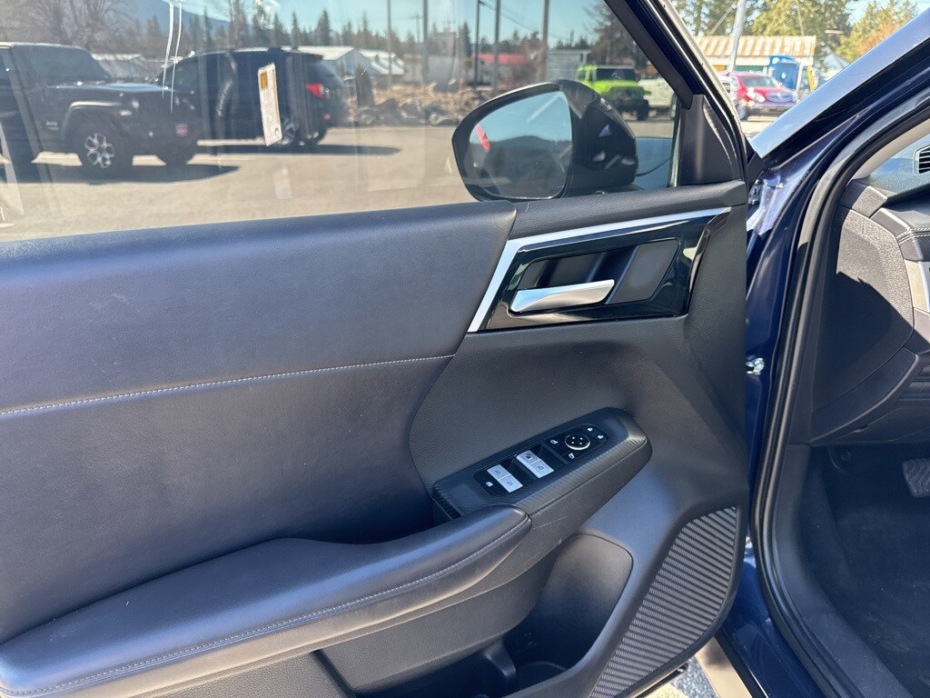 Vehicle image 12 of 29