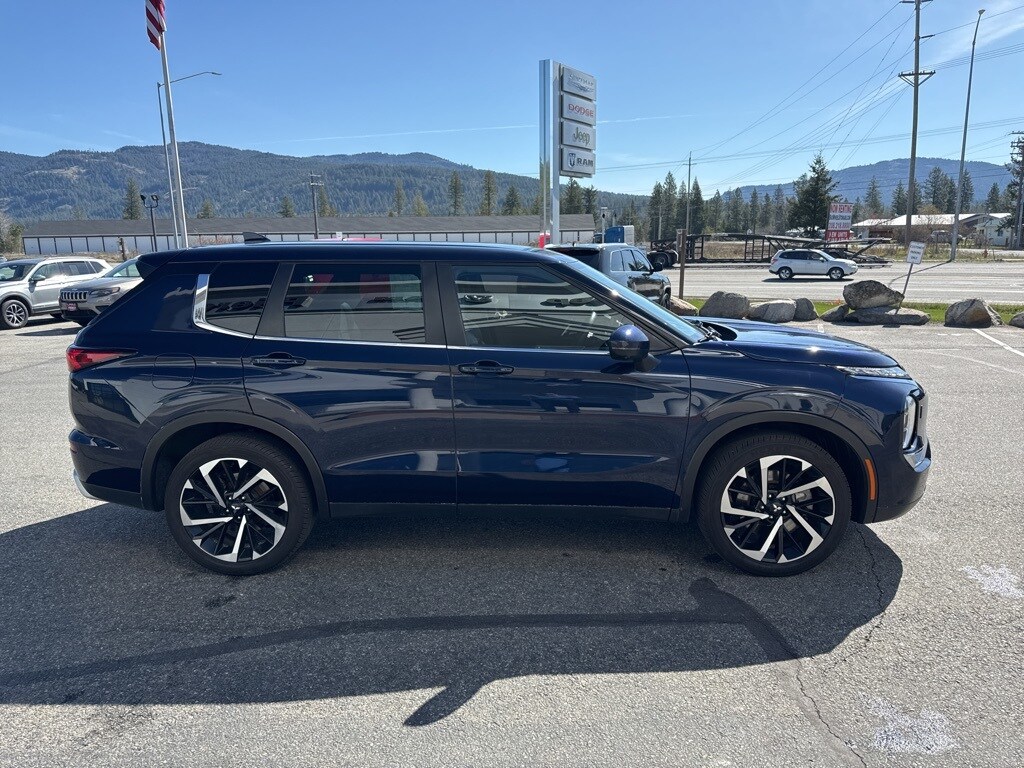 Vehicle image 4 of 29