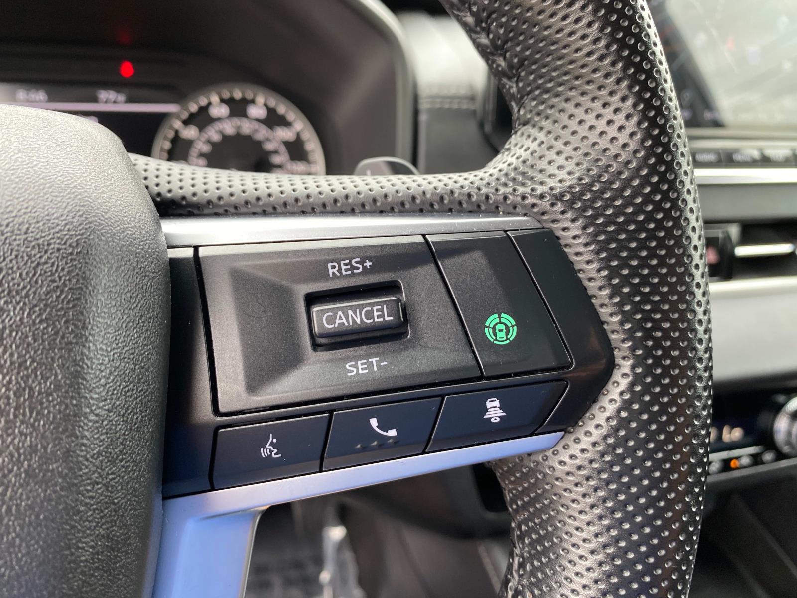 Vehicle image 27 of 29