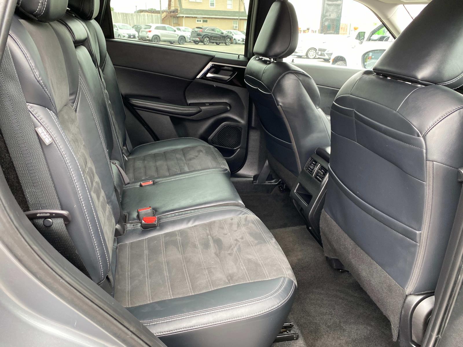 Vehicle image 14 of 29