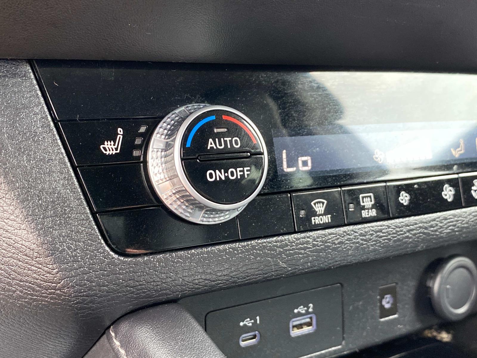 Vehicle image 24 of 29