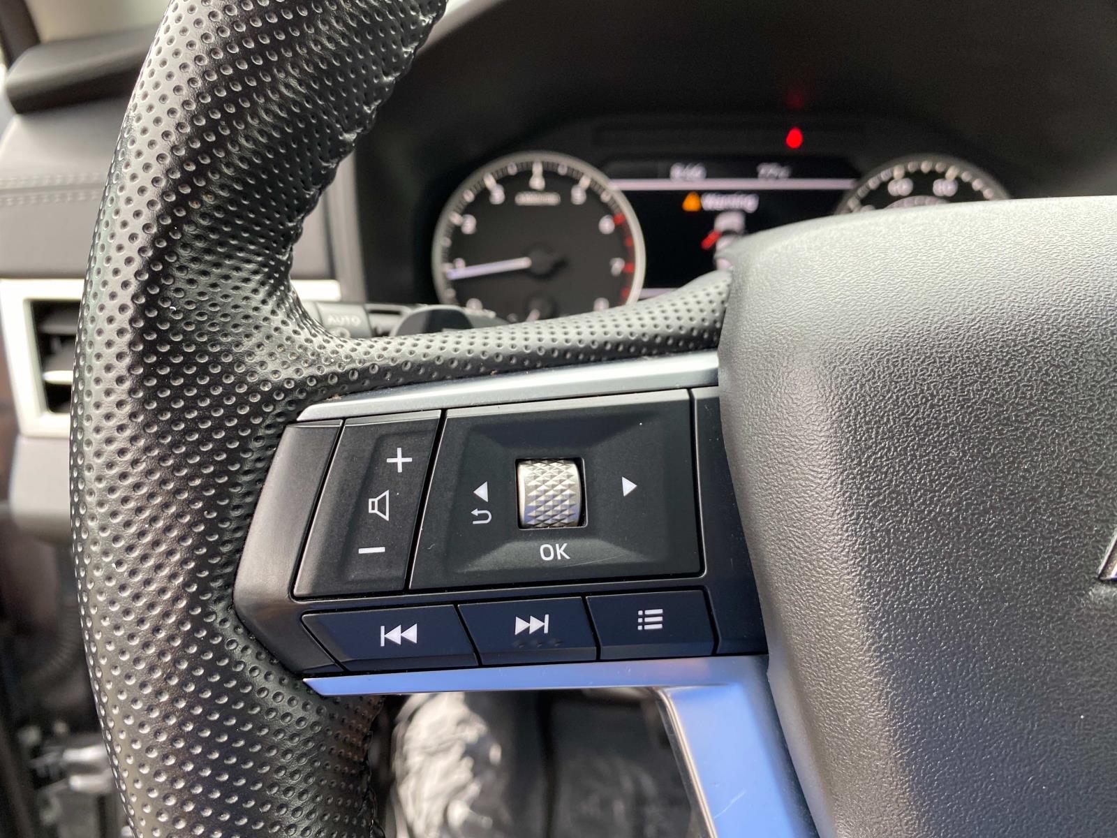 Vehicle image 26 of 29