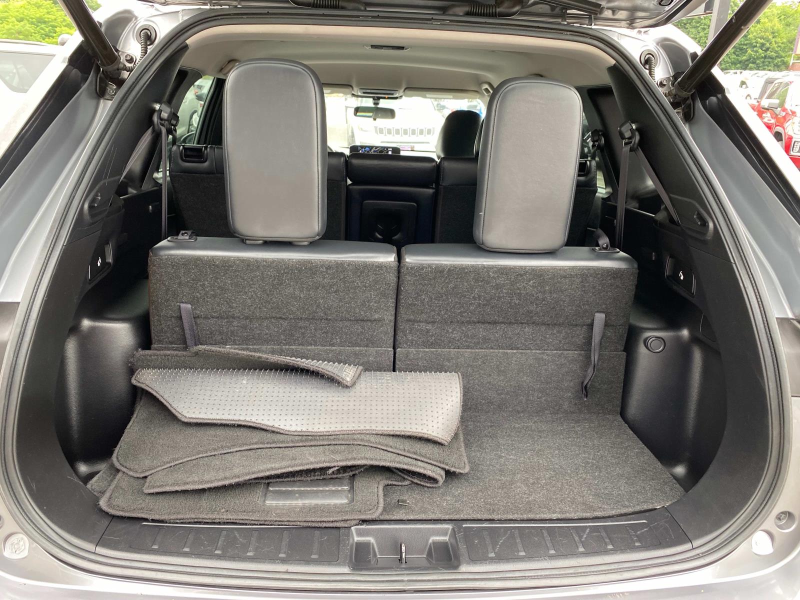 Vehicle image 12 of 29