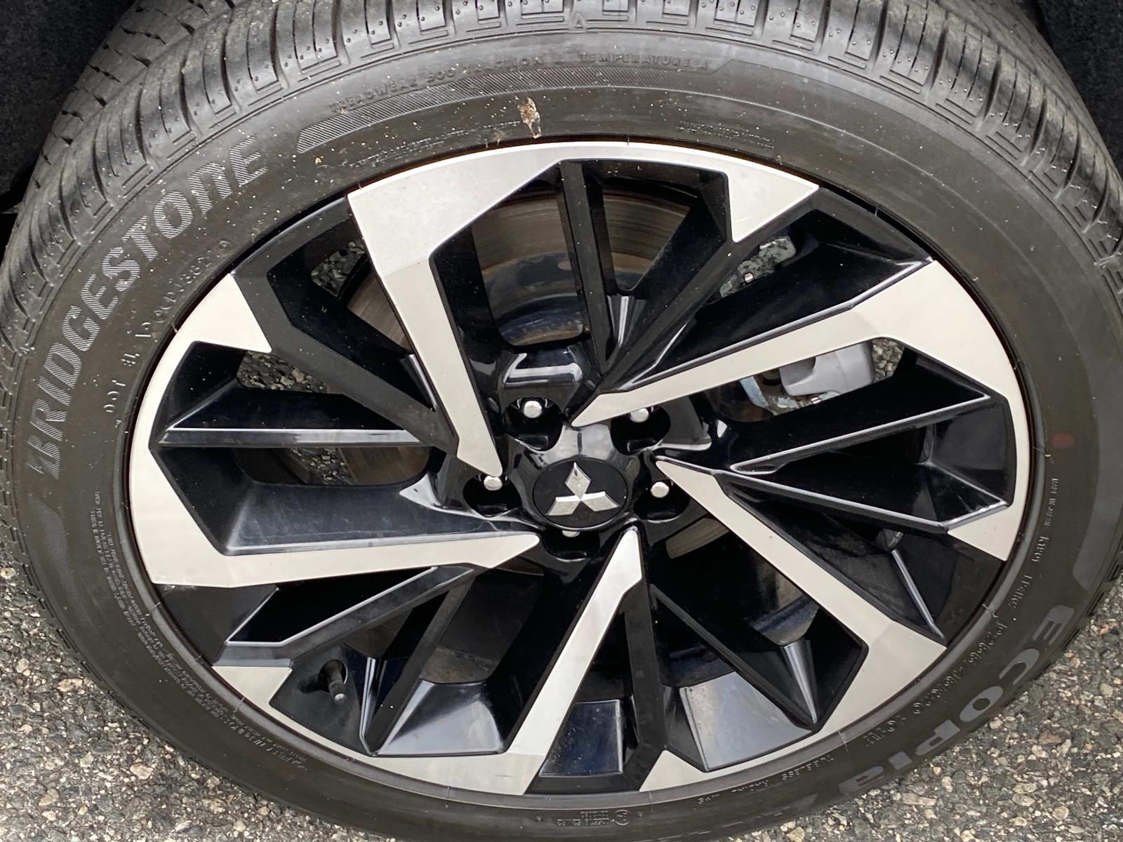 Vehicle image 10 of 29