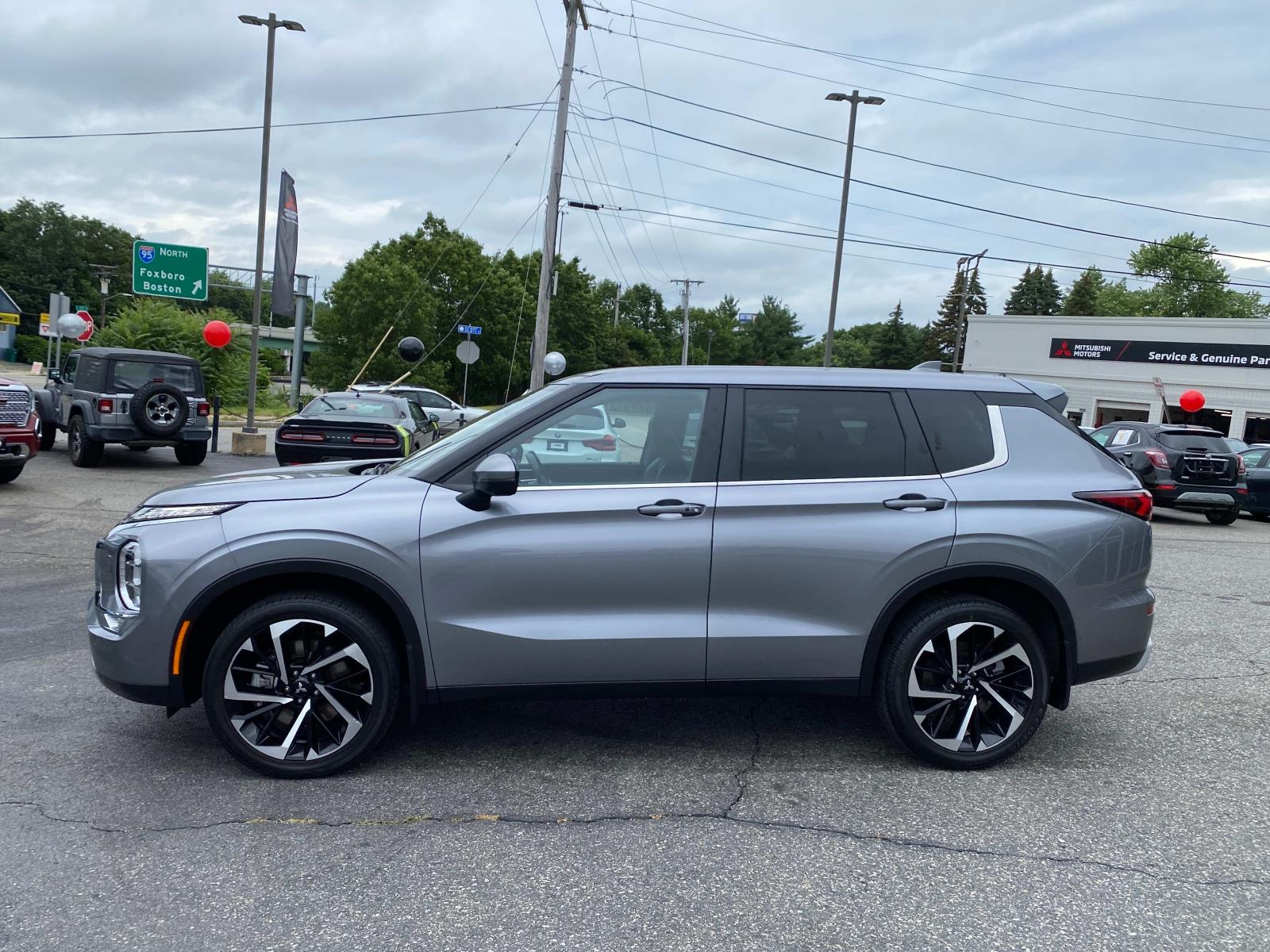 Vehicle image 8 of 29