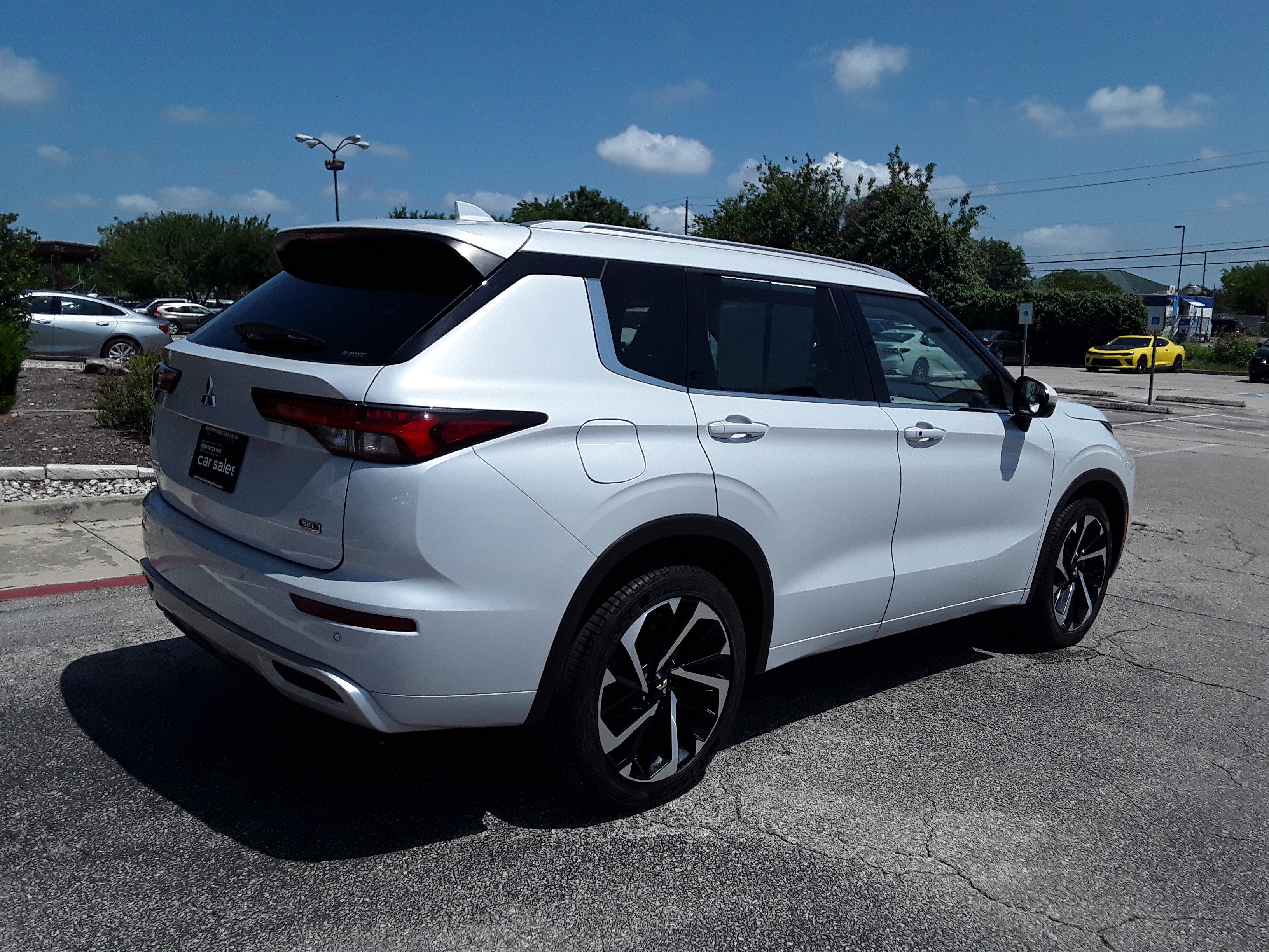 Vehicle image 4 of 27
