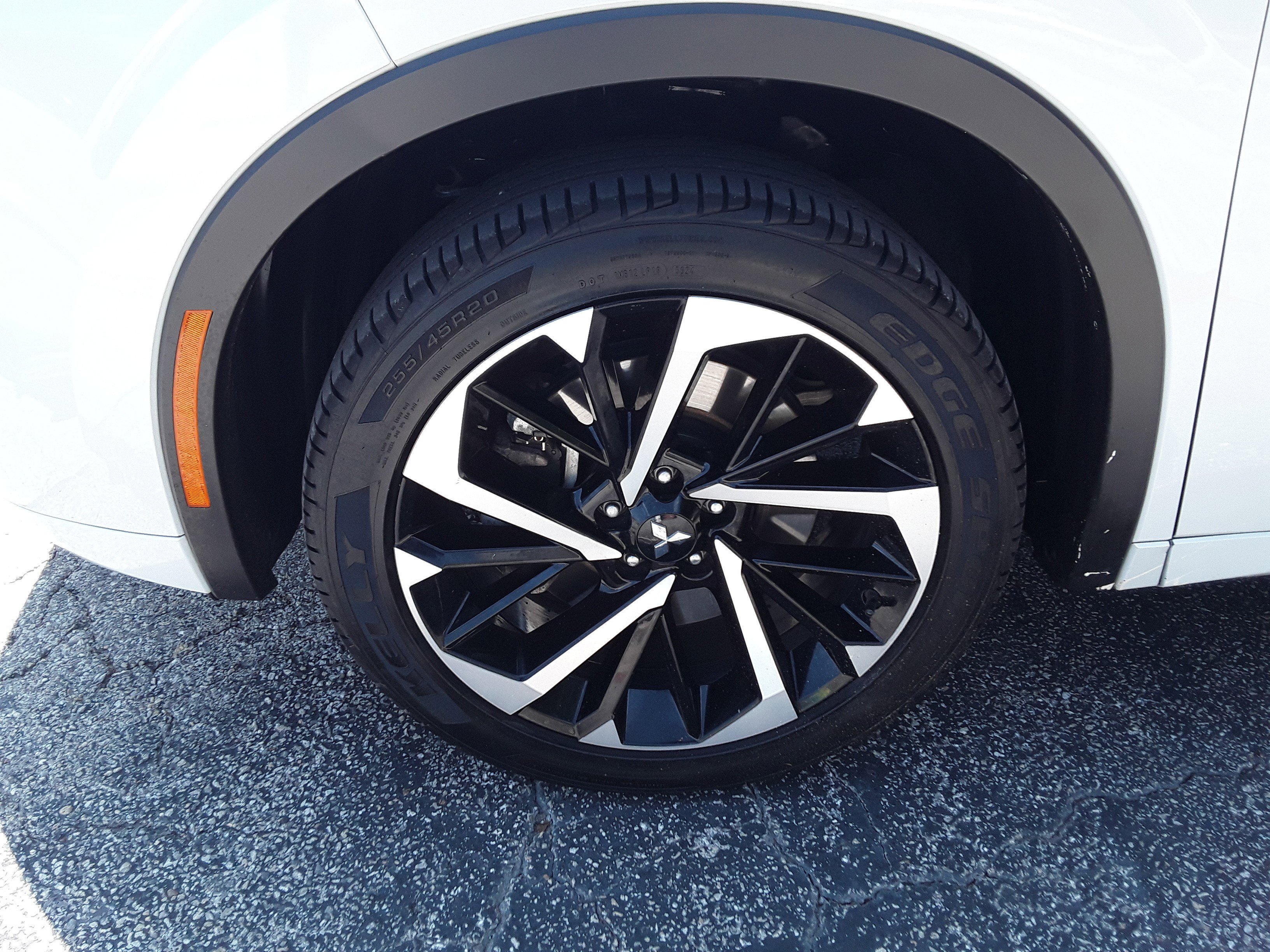 Vehicle image 10 of 27